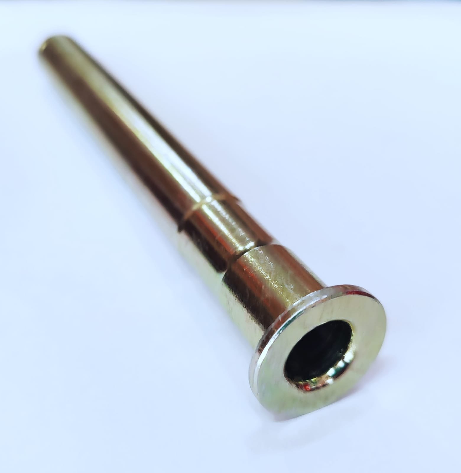 SHAFT MAIN STAND PIVOT CG 150 / MAIN STAND PIN CG 150 (GENUINE) - Image 2